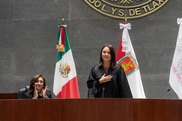 rinde_protesta_presidenta_fanny3