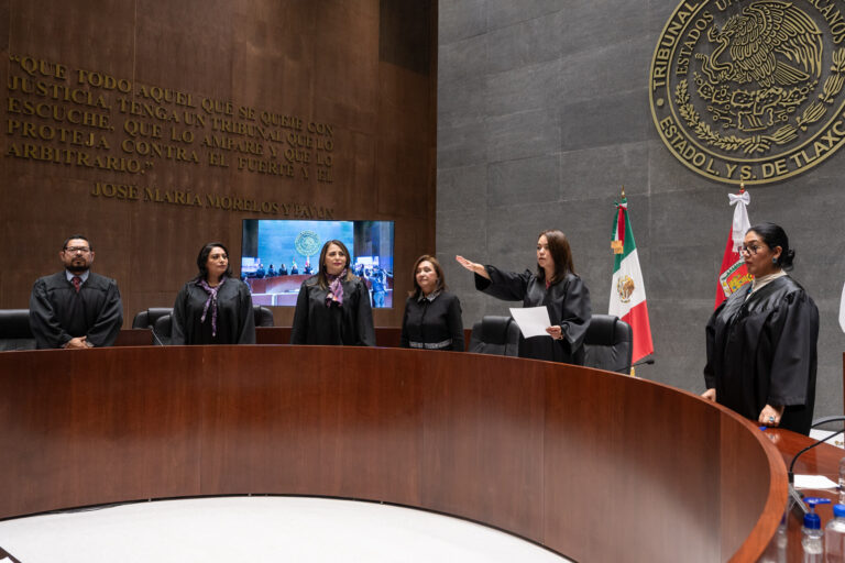 rinde_protesta_presidenta_fanny4